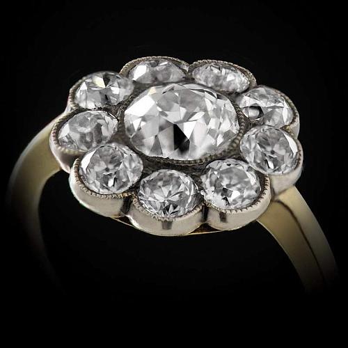 Кольцо с бриллиантами.