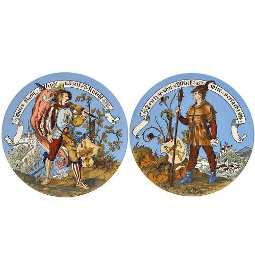 Декоративные парные тарелки с воинами в средневековых костюмах и геральдическими щитами