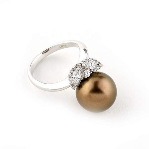 Кольцо с бриллиантами и жемчугом