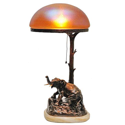 Лампа с фигуркой слона.