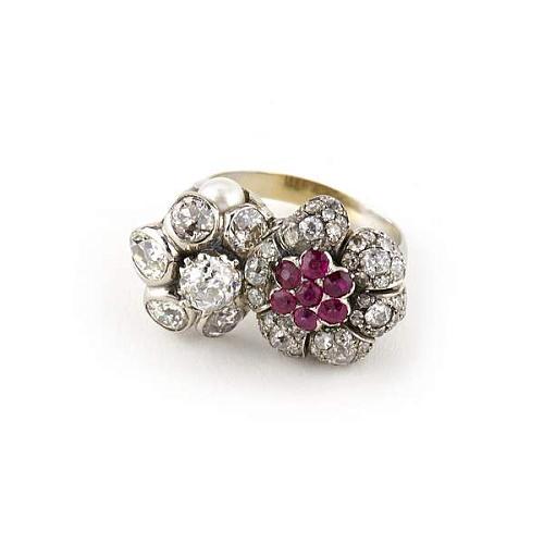 Кольцо с бриллиантами, рубинами и жемчугом