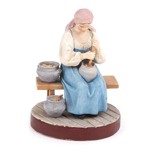 Скульптура "Крестьянка, сбивающая масло"