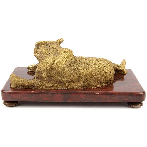 Скульптура «Лежащая медведица». Либерих.