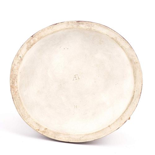 Скульптура "Крестьянка, сбивающая масло"