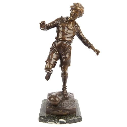 Скульптура кабинетная «Футболист».