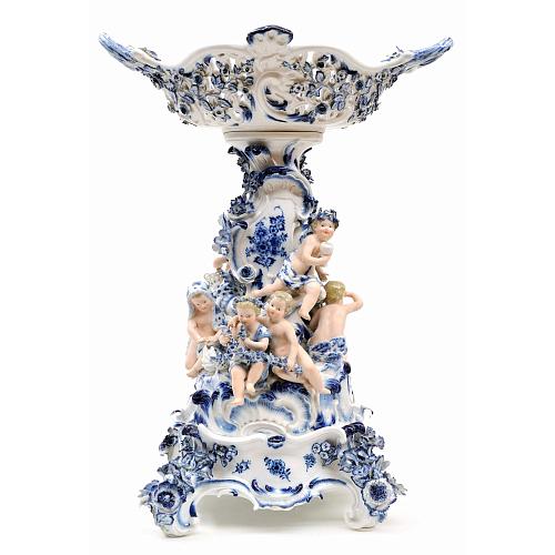 Декоративная ваза "Времена года" на подставке.