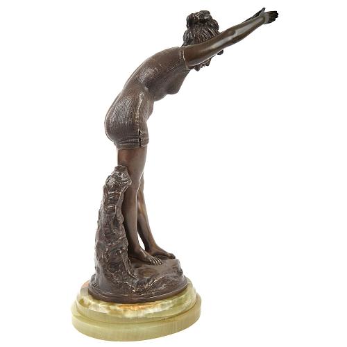 Скульптура «Купальщица»