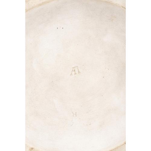 Скульптура "Крестьянка, сбивающая масло"