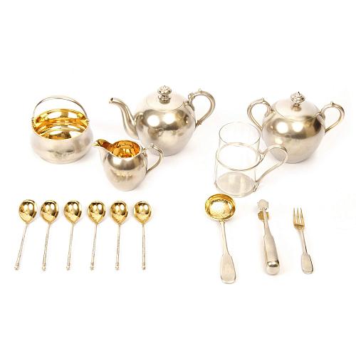 Сервиз чайный из 14-ти предметов. Овчинниковь.