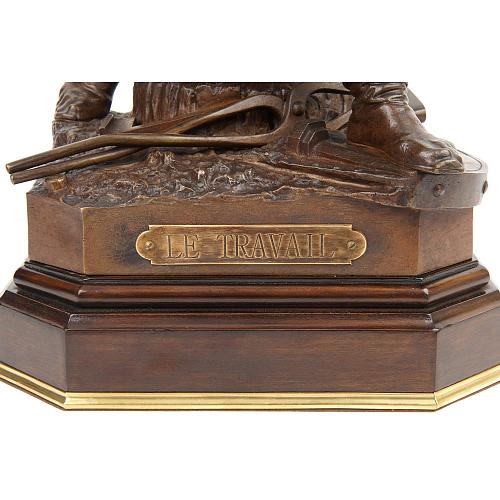 Скульптура «Труд». Шарль Лебург.